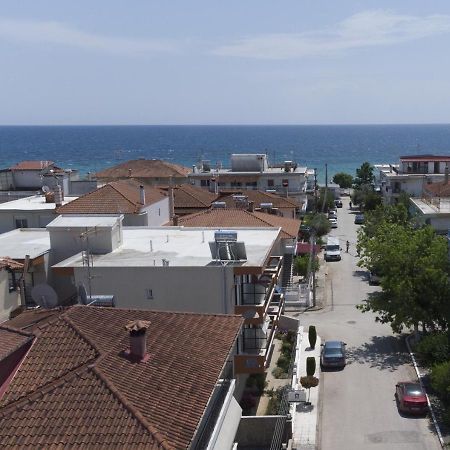 Maria Apartments Paralia Dionysiou Exteriör bild
