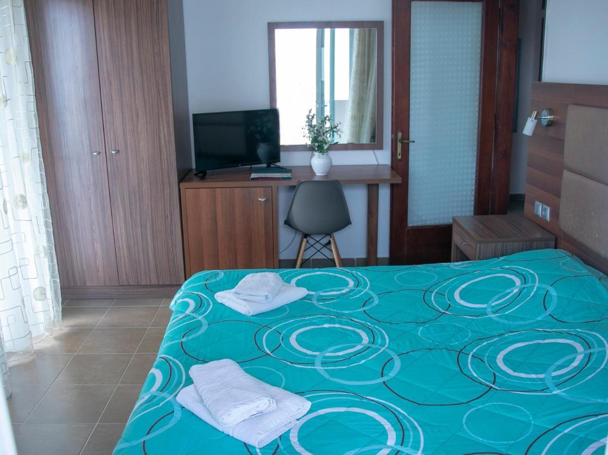 Maria Apartments Paralia Dionysiou Exteriör bild
