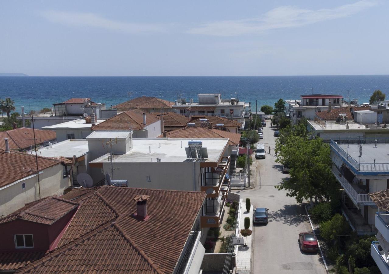 Maria Apartments Paralia Dionysiou Exteriör bild