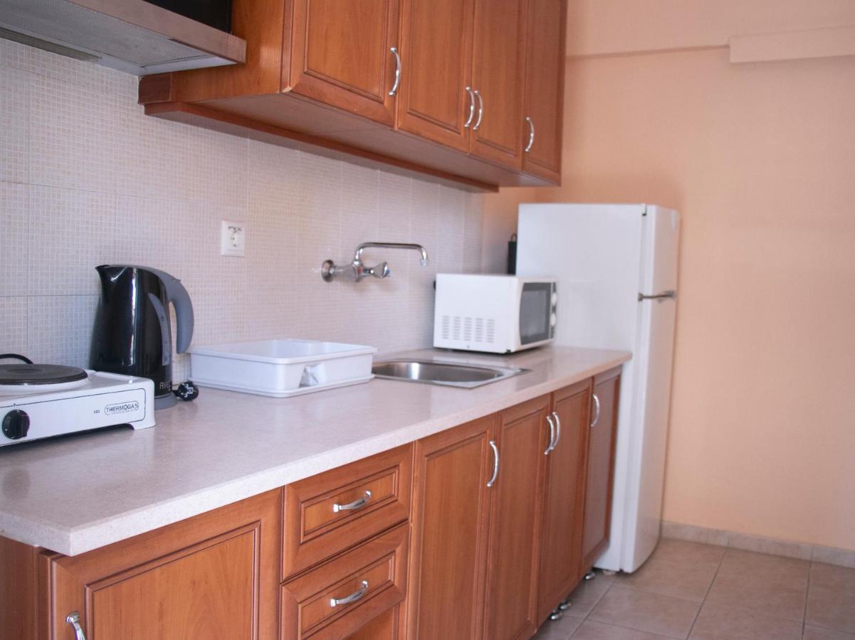 Maria Apartments Paralia Dionysiou Exteriör bild