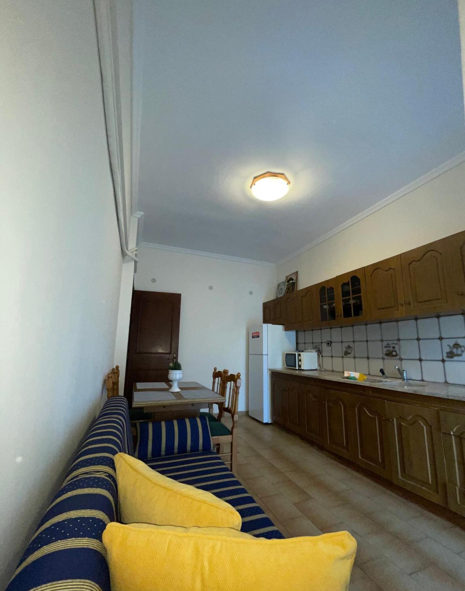 Maria Apartments Paralia Dionysiou Exteriör bild