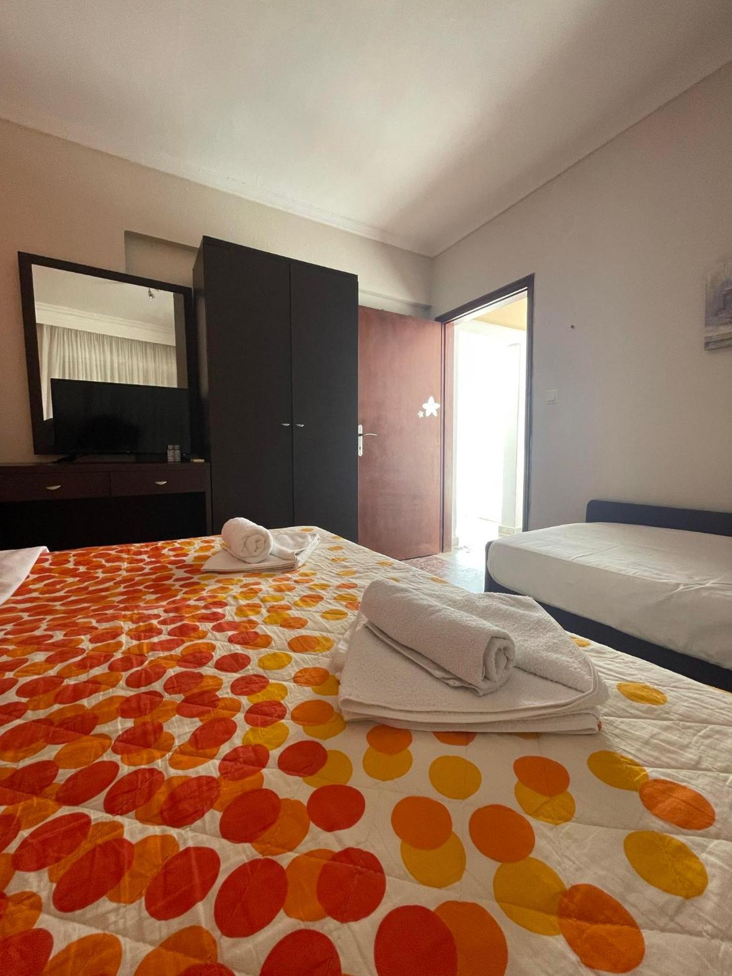 Maria Apartments Paralia Dionysiou Exteriör bild