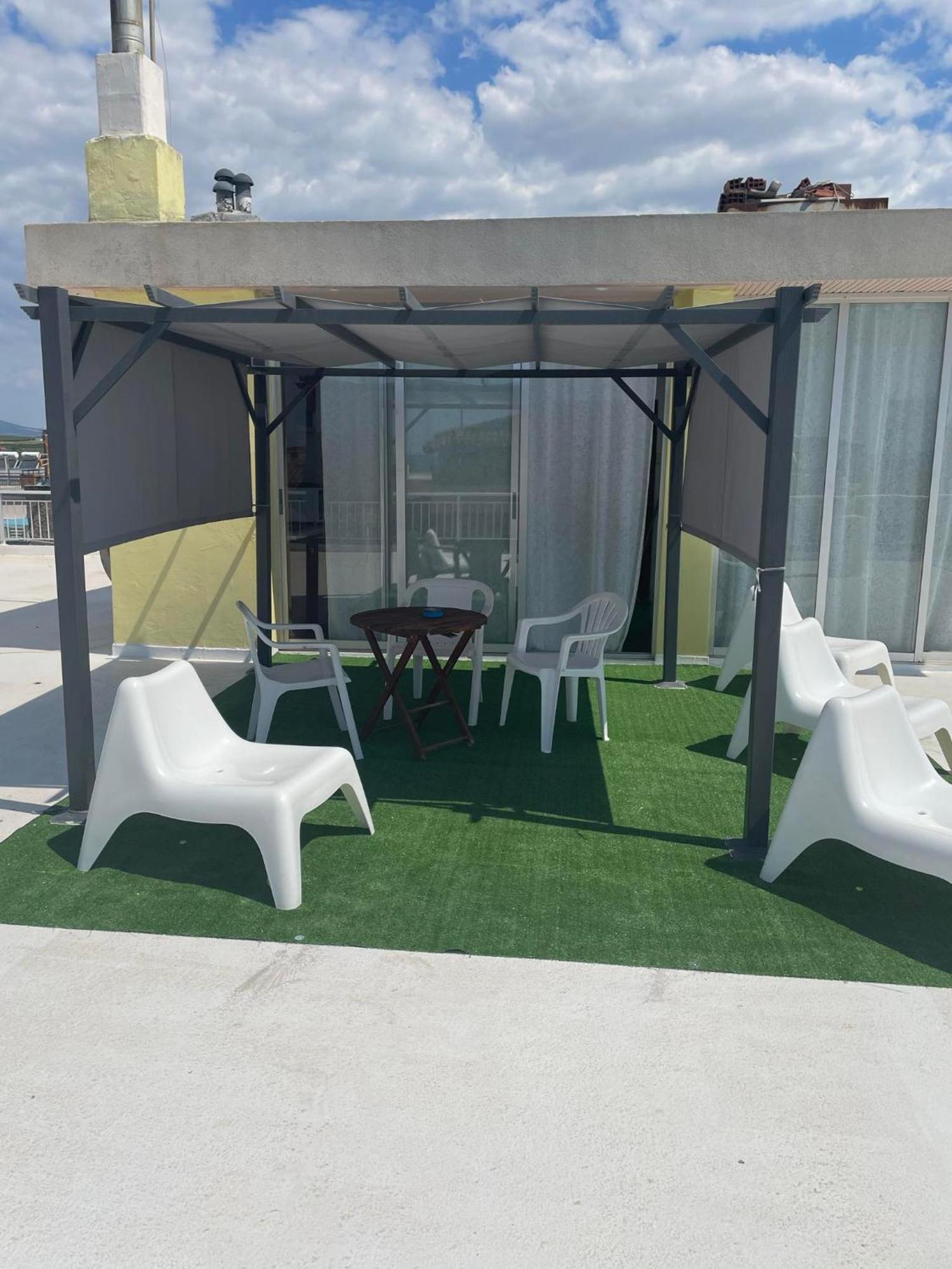 Maria Apartments Paralia Dionysiou Exteriör bild